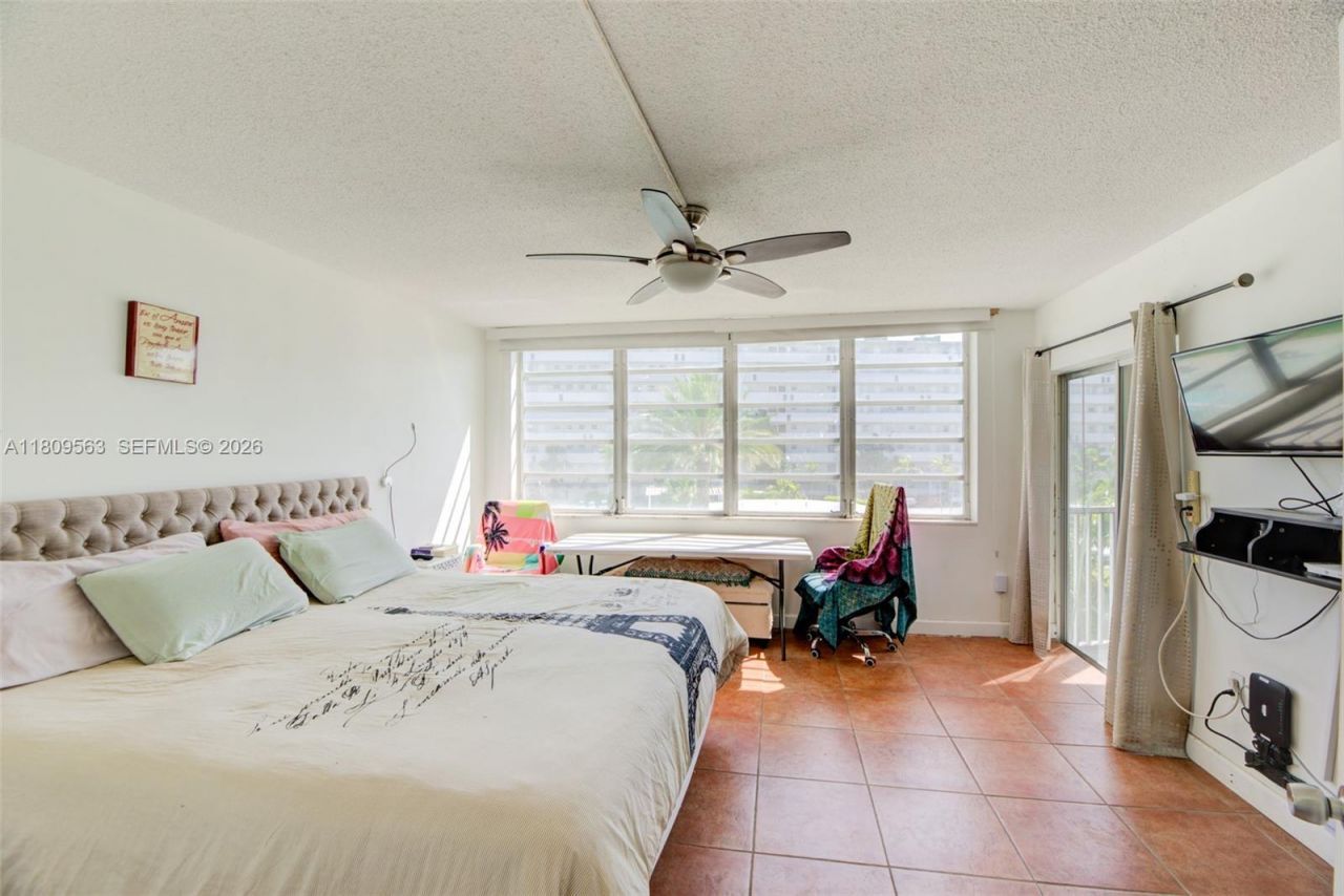 1770 NE 191st St, Unit 316-1, Miami, FL 33179 Photo