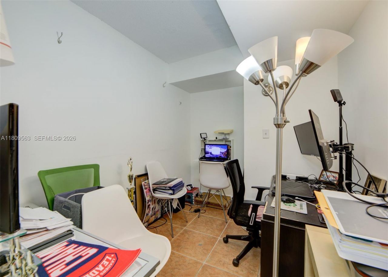 1770 NE 191st St, Unit 316-1, Miami, FL 33179 Photo