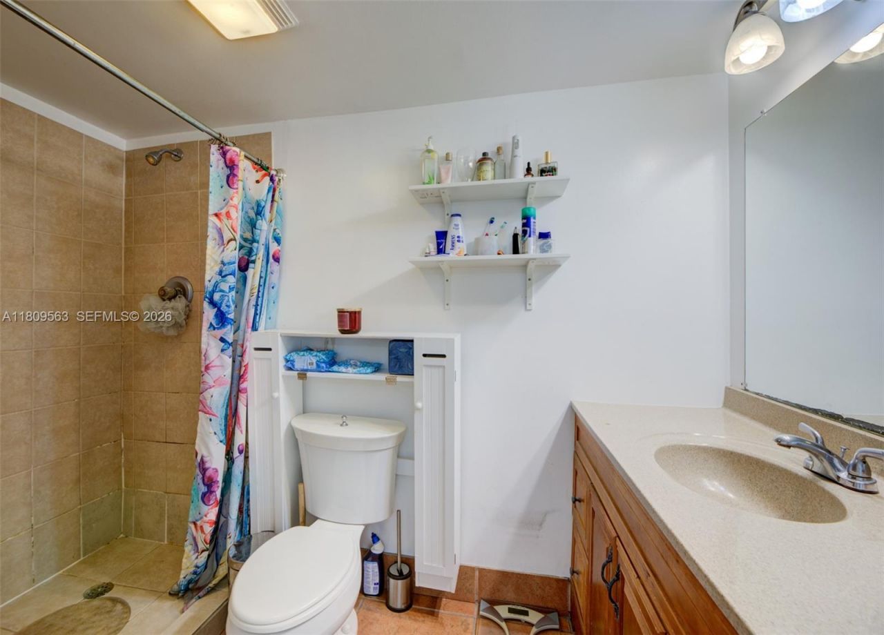 1770 NE 191st St, Unit 316-1, Miami, FL 33179 Photo