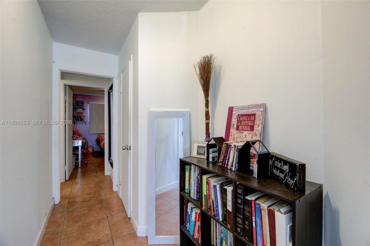 1770 NE 191st St, Unit 316-1, Miami, FL 33179 Photo