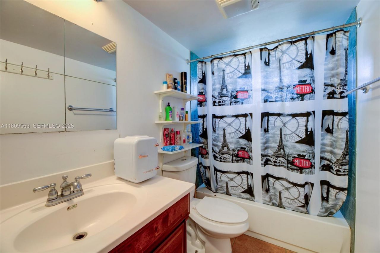 1770 NE 191st St, Unit 316-1, Miami, FL 33179 Photo