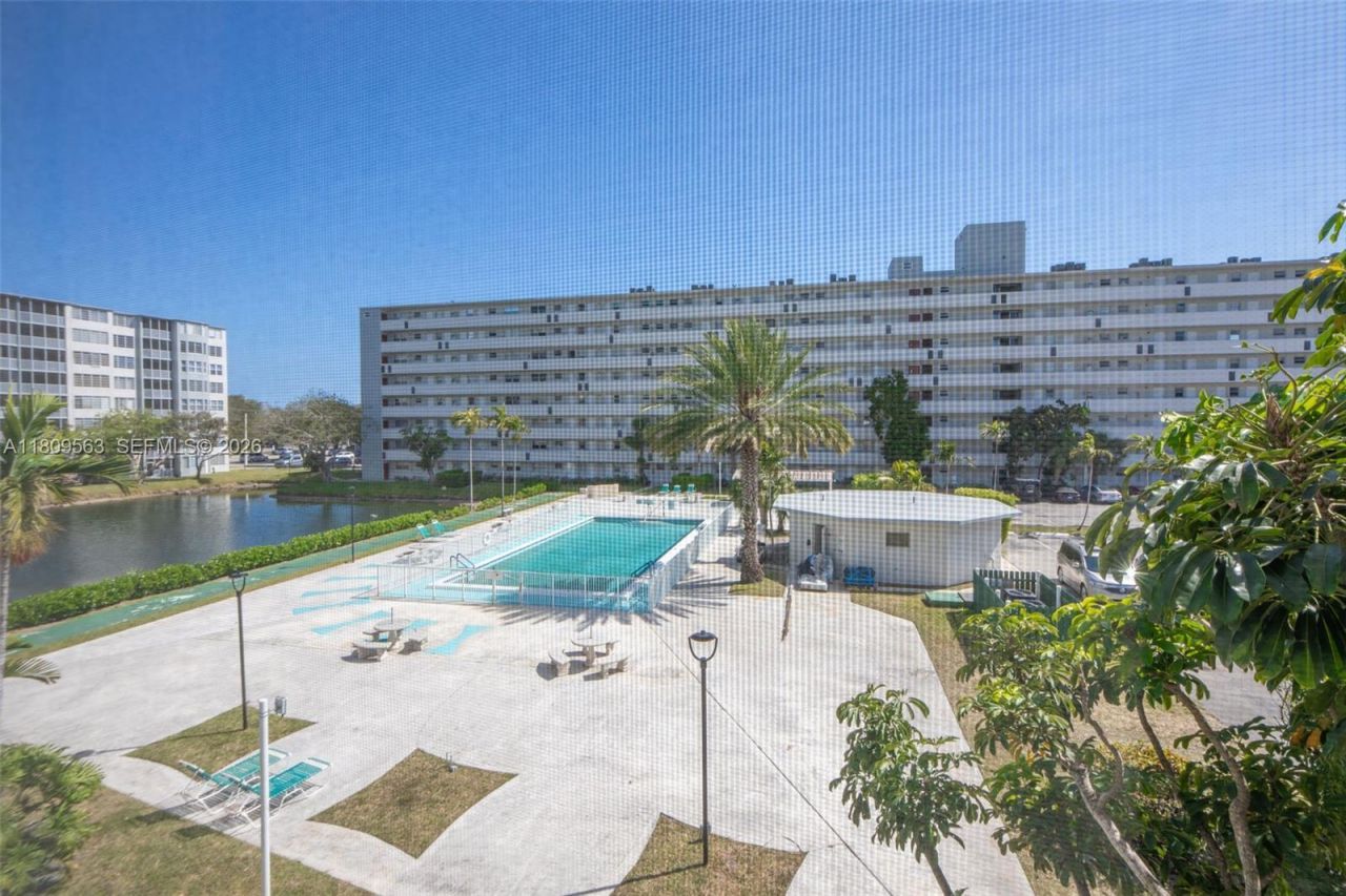 1770 NE 191st St, Unit 316-1, Miami, FL 33179 Photo