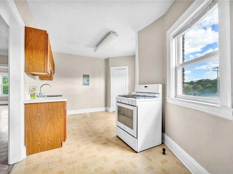 14174 Superior Road, Cleveland Heights, OH 44118 Photo 12