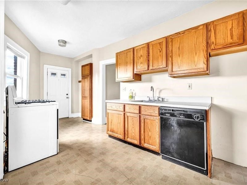 14174 Superior Road, Cleveland Heights, OH 44118 Photo 13