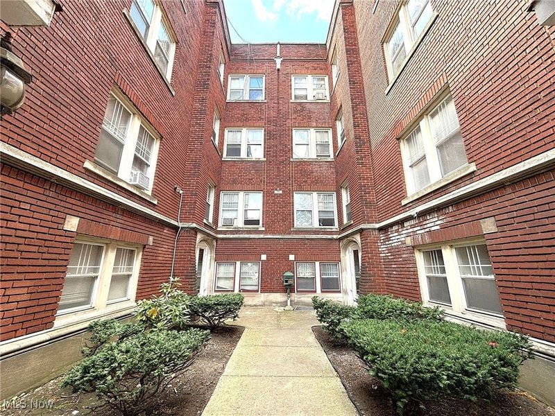 14174 Superior Road, Cleveland Heights, OH 44118 Photo 2