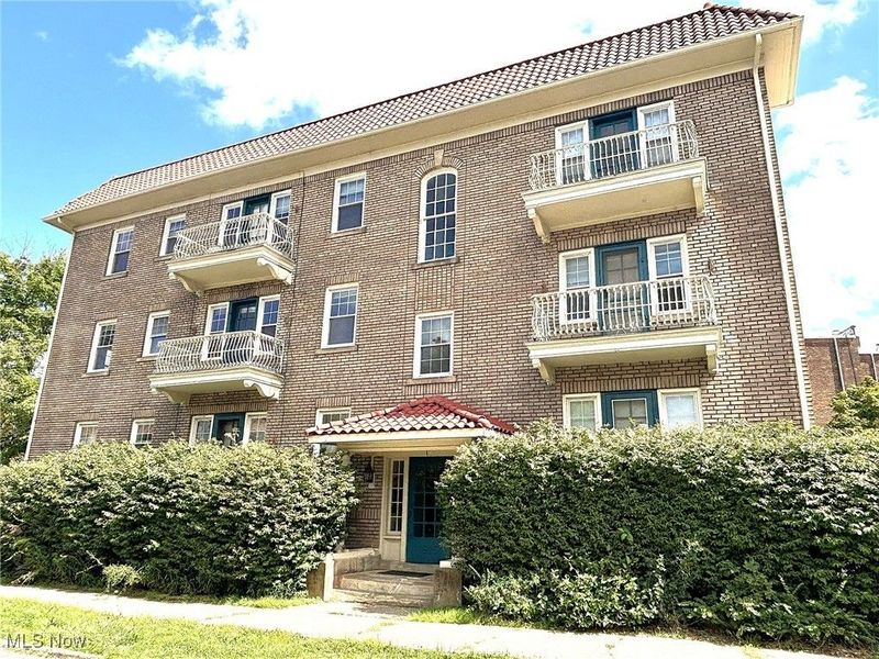 1615 Ridgefield Road, Cleveland Heights, OH 44118 Photo 1