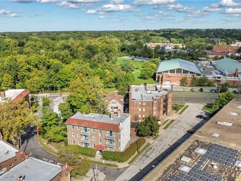 1615 Ridgefield Road, Cleveland Heights, OH 44118 Photo 2