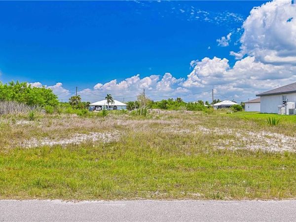 1206 NE 9th AVE, CAPE CORAL, FL 33909