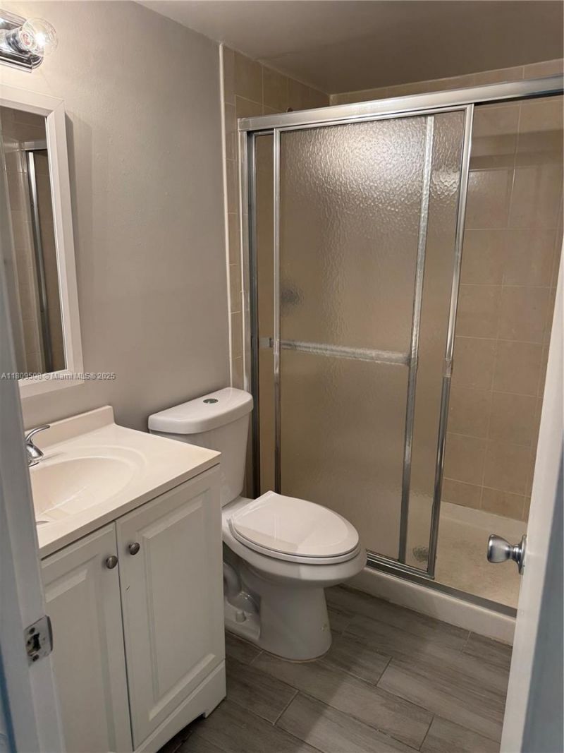 721 N Pine Island Rd, Unit 201, Plantation, FL 33324 Photo