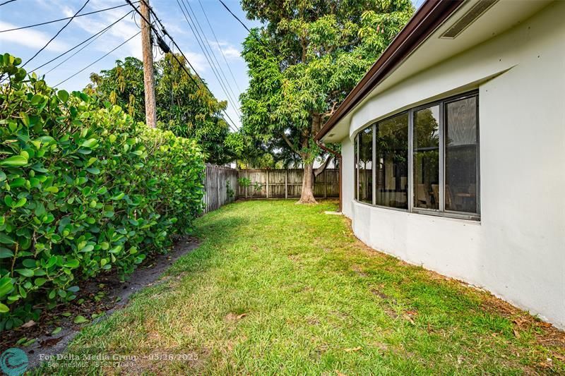 2113 NE 62nd Street, Fort Lauderdale, FL 33308 Photo