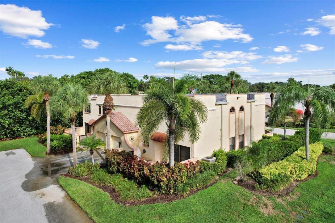 41 Uno Lago Drive, Juno Beach, FL 33408 Photo