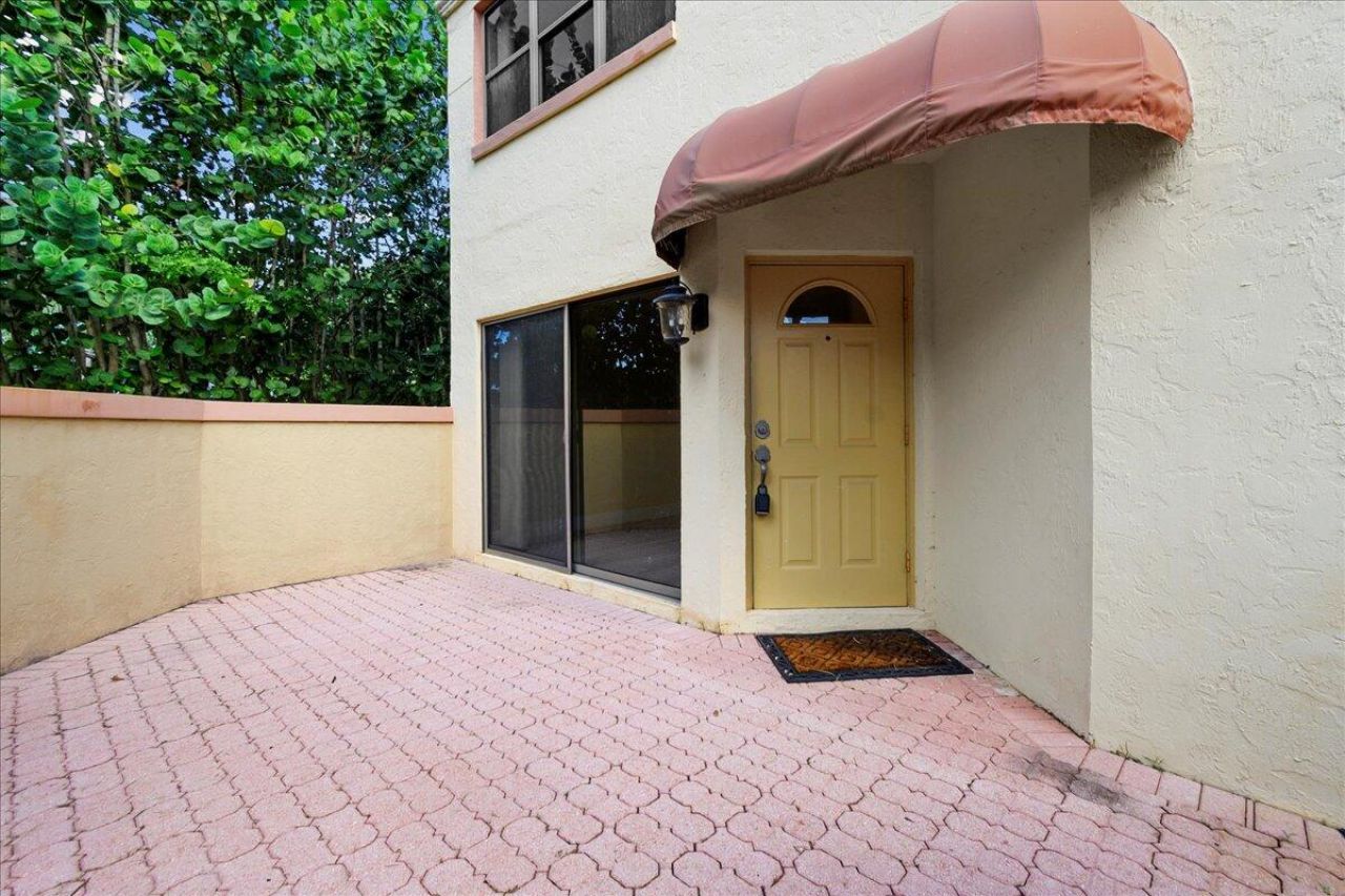 41 Uno Lago Drive, Juno Beach, FL 33408 Photo