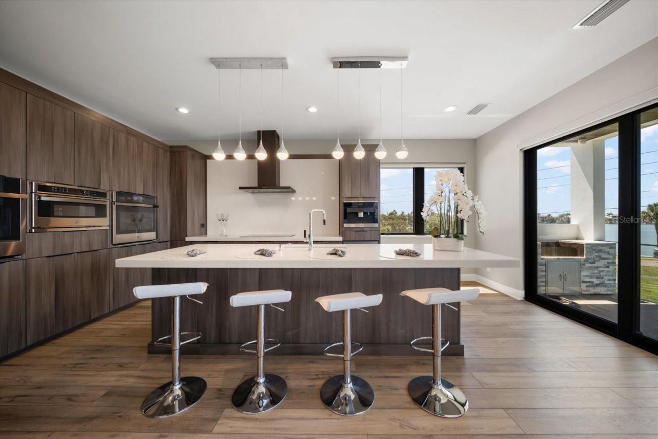 16047 Redington Drive, Redington Beach, FL 33708 Photo