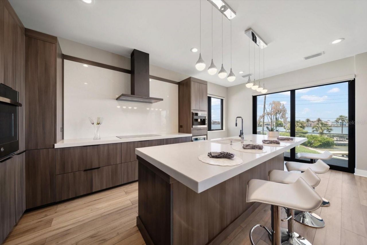 16047 Redington Drive, Redington Beach, FL 33708 Photo