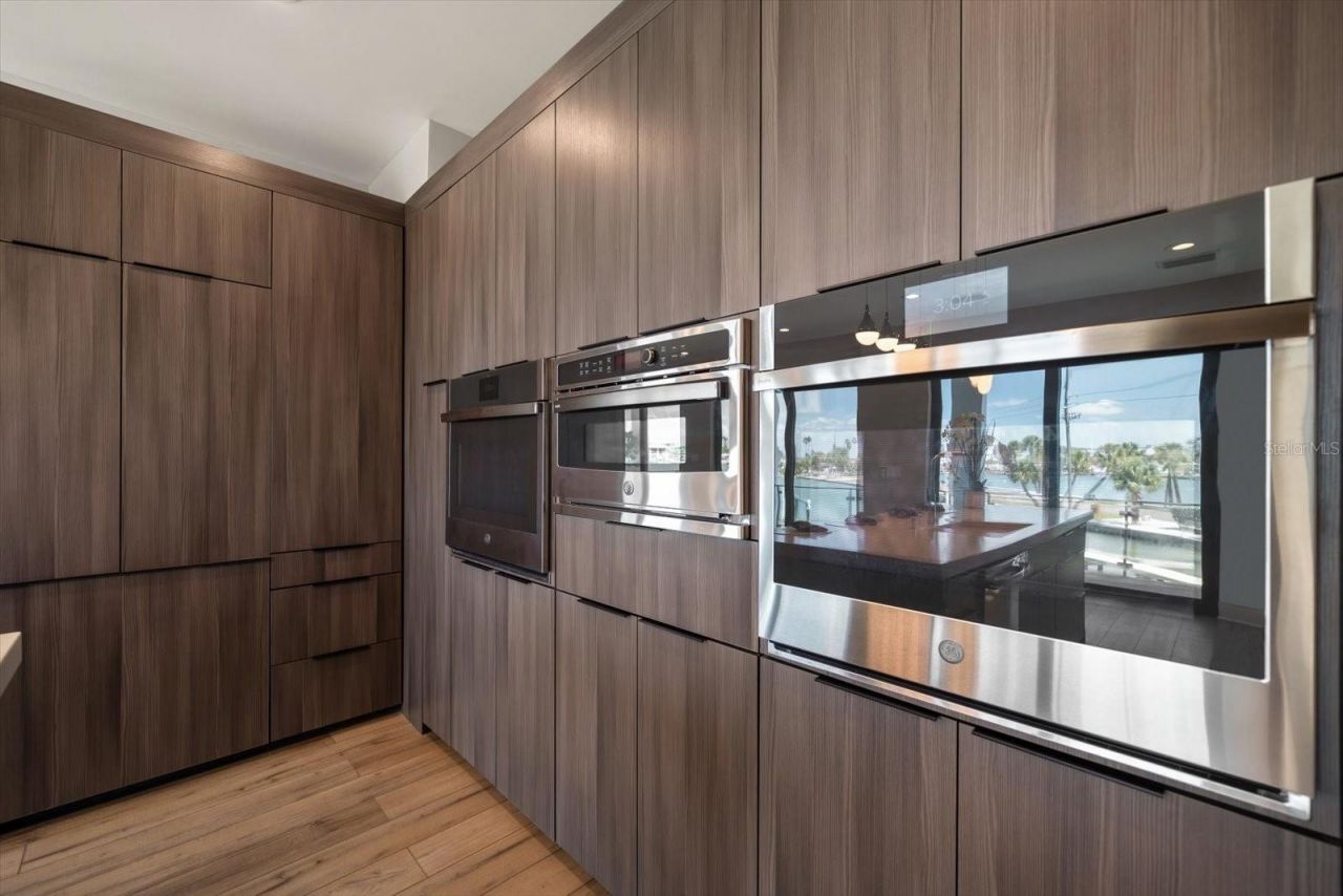 16047 Redington Drive, Redington Beach, FL 33708 Photo