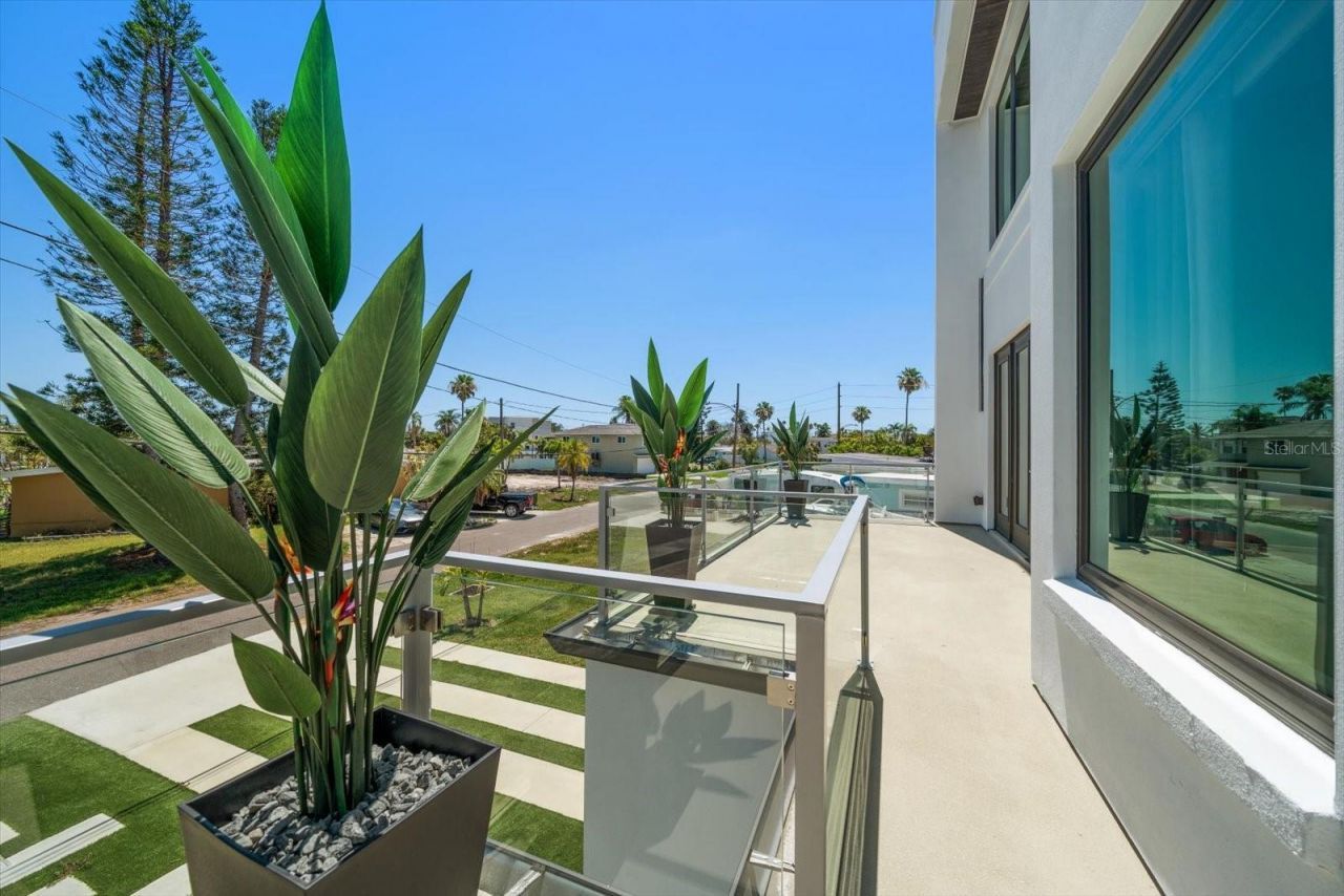 16047 Redington Drive, Redington Beach, FL 33708 Photo