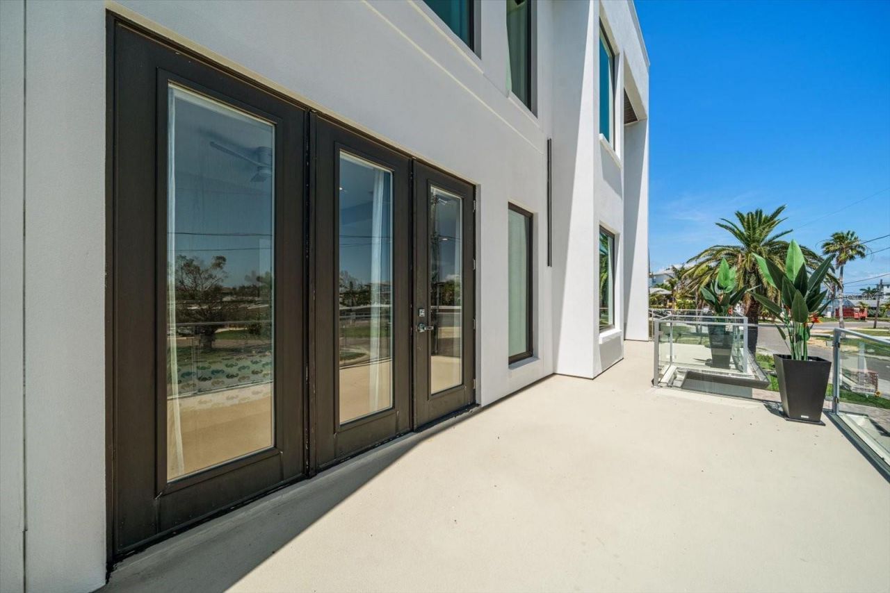 16047 Redington Drive, Redington Beach, FL 33708 Photo