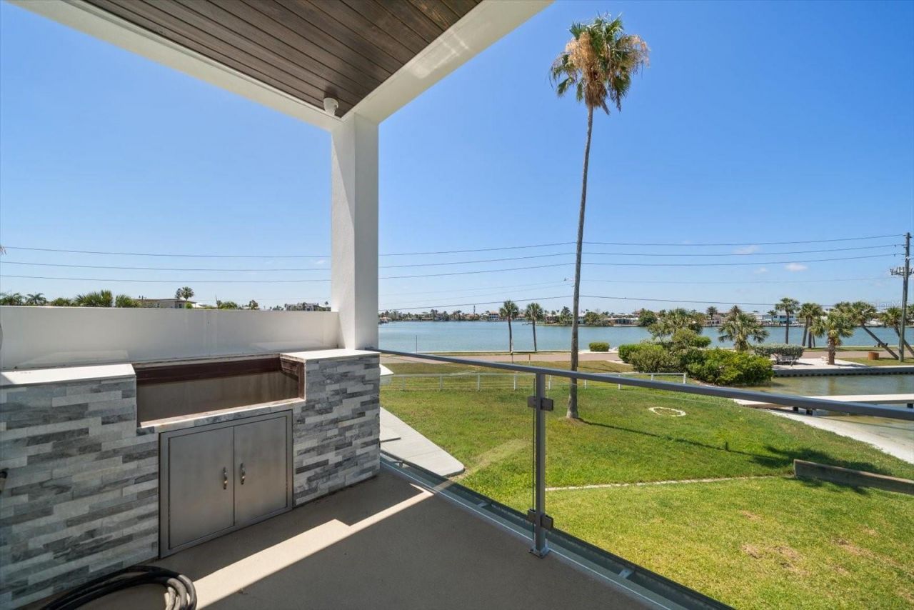 16047 Redington Drive, Redington Beach, FL 33708 Photo