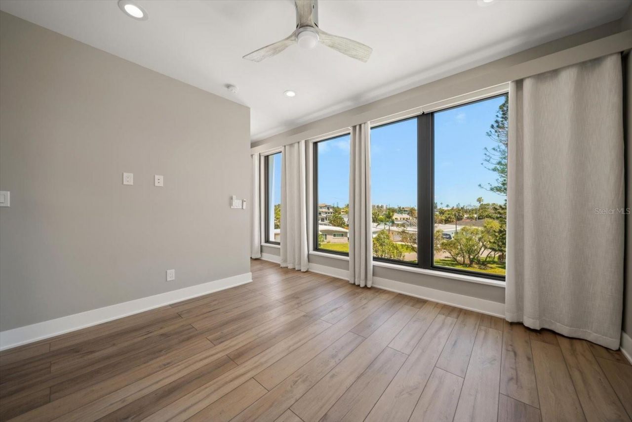 16047 Redington Drive, Redington Beach, FL 33708 Photo