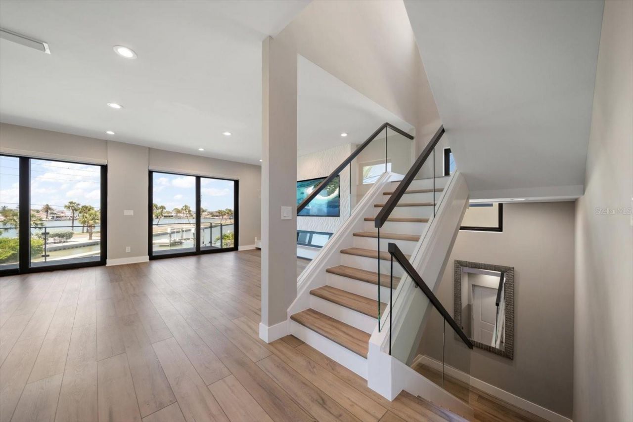 16047 Redington Drive, Redington Beach, FL 33708 Photo