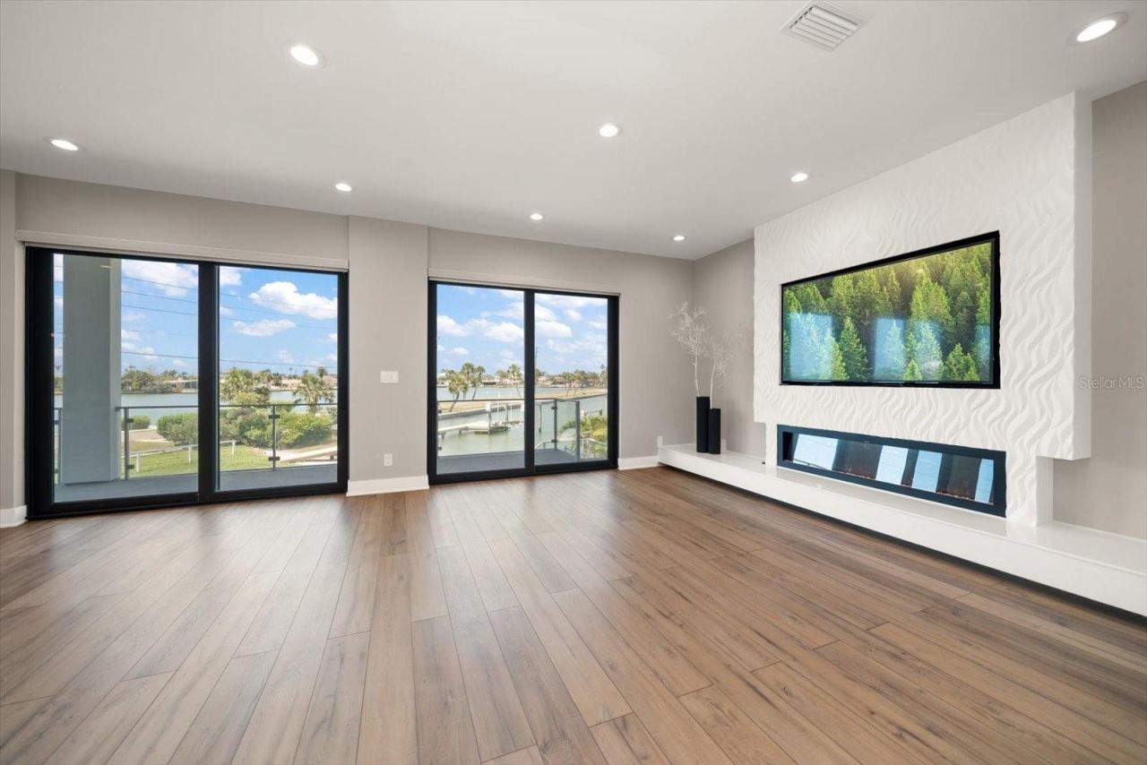 16047 Redington Drive, Redington Beach, FL 33708 Photo