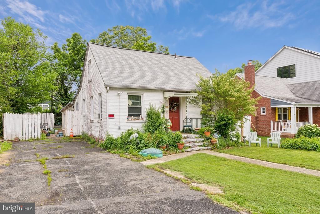 1019 21st Street S, Arlington, VA 22202 Main Photo