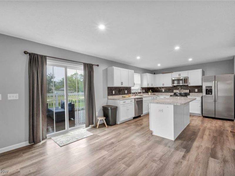 114 River Run Drive, Elyria, OH 44035 Photo 2