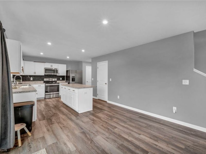 114 River Run Drive, Elyria, OH 44035 Photo 3