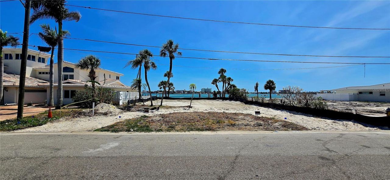 7052 S Shore Drive S, South Pasadena, FL 33707 Photo