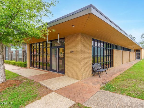 309 Main Street, Collins, MS 39428