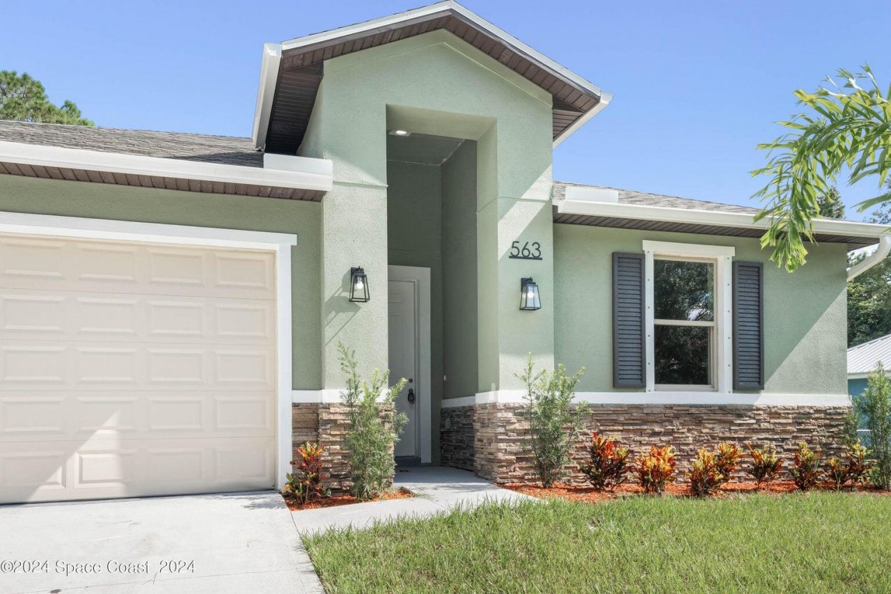 181 Ferguson Street Se, Palm Bay, FL 32909 Main Photo