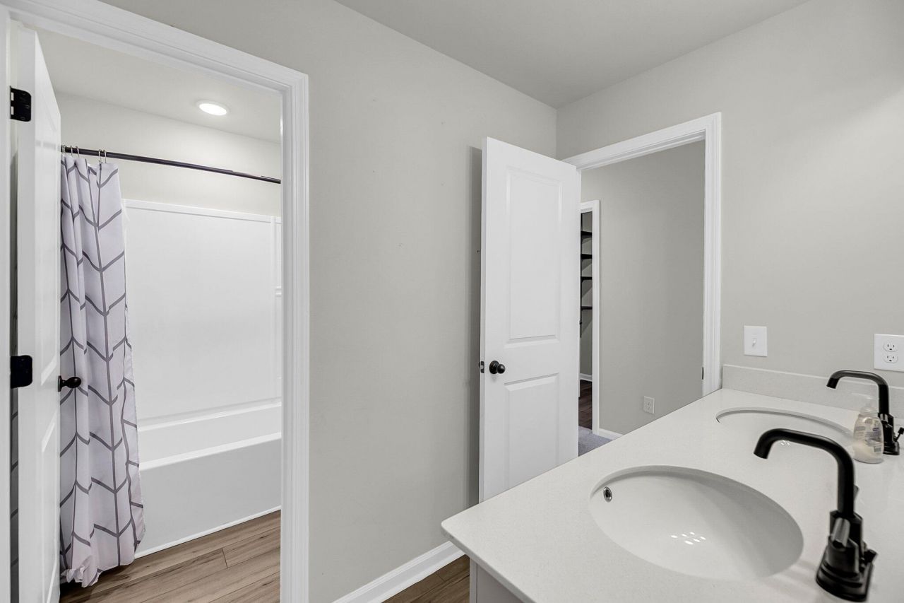 4308 Cotton Flt Road Photo 9