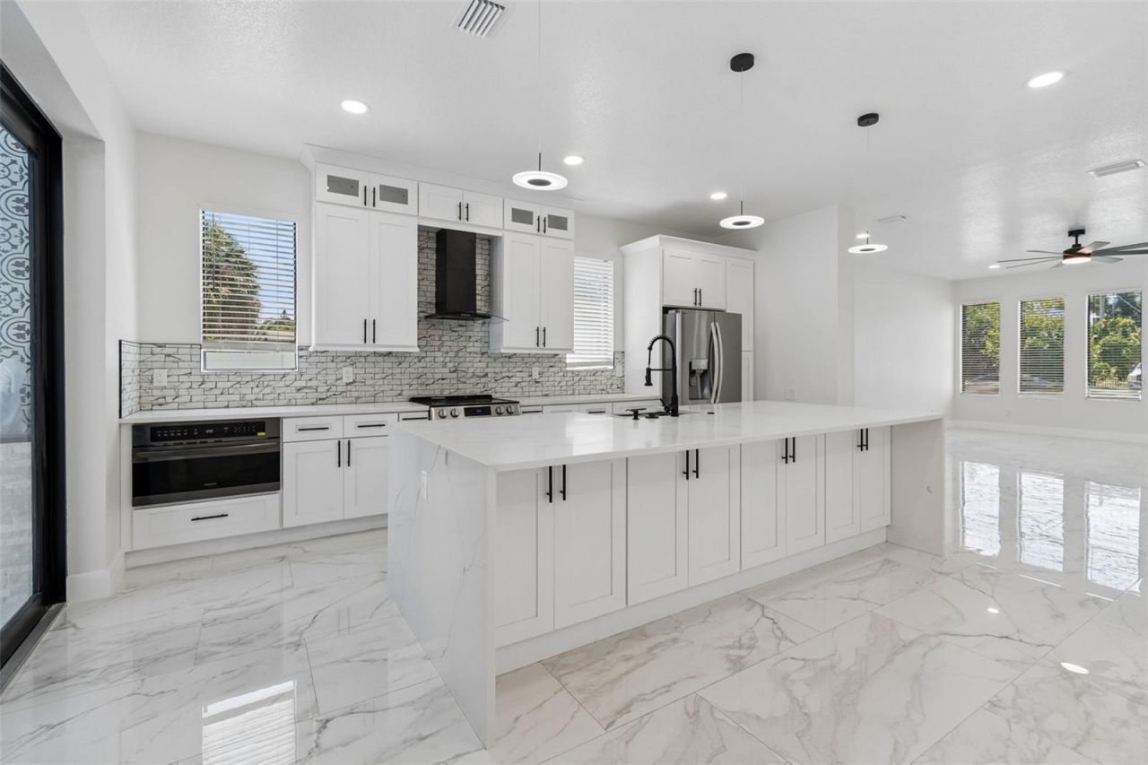 4101 W Mango Avenue, Tampa, FL 33616 Photo