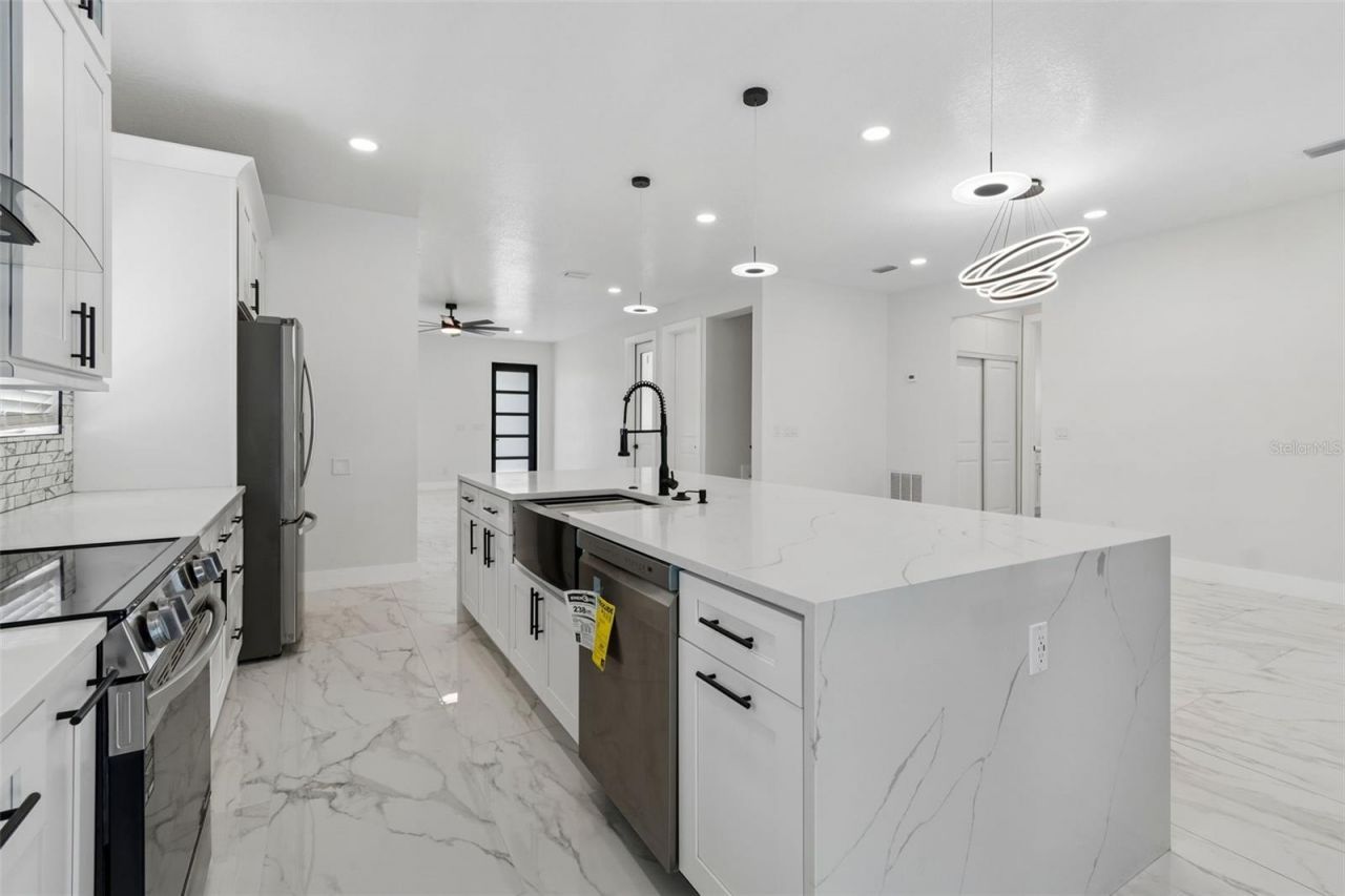 4101 W Mango Avenue, Tampa, FL 33616 Photo