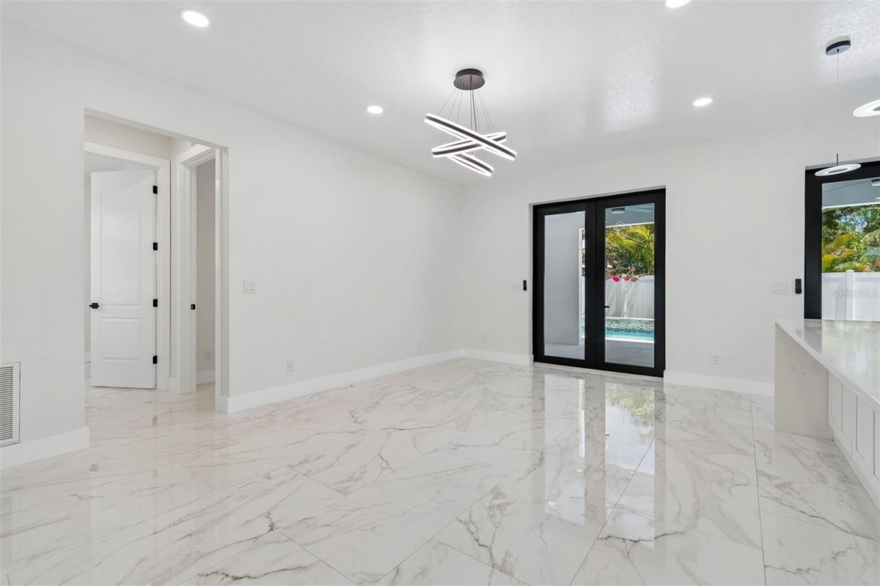 4101 W Mango Avenue, Tampa, FL 33616 Photo