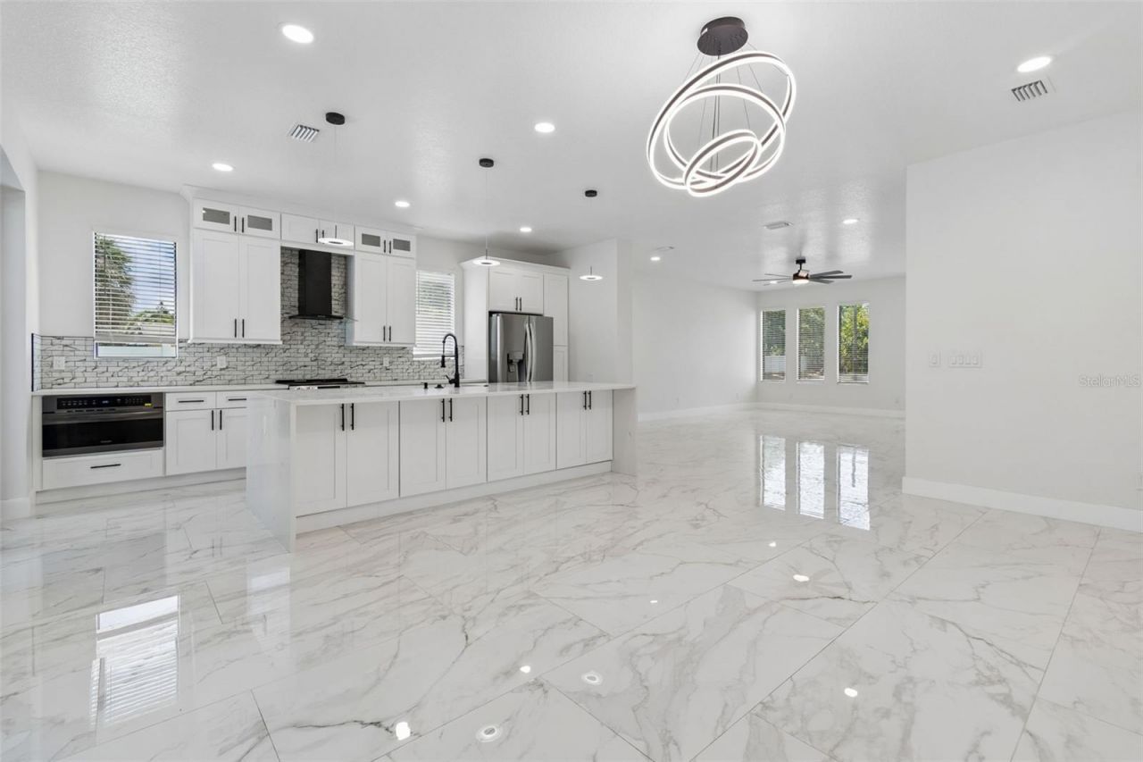 4101 W Mango Avenue, Tampa, FL 33616 Photo