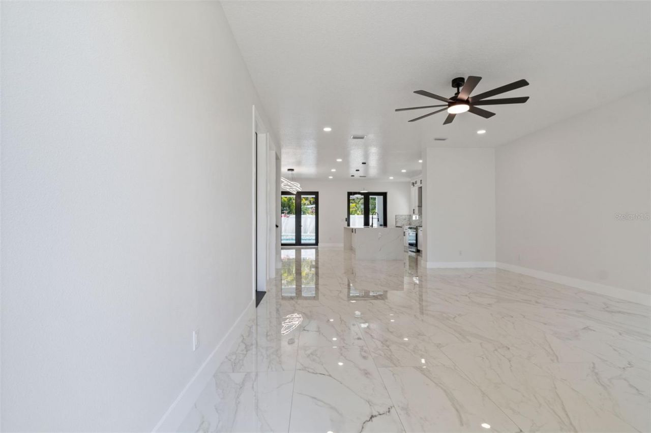 4101 W Mango Avenue, Tampa, FL 33616 Photo