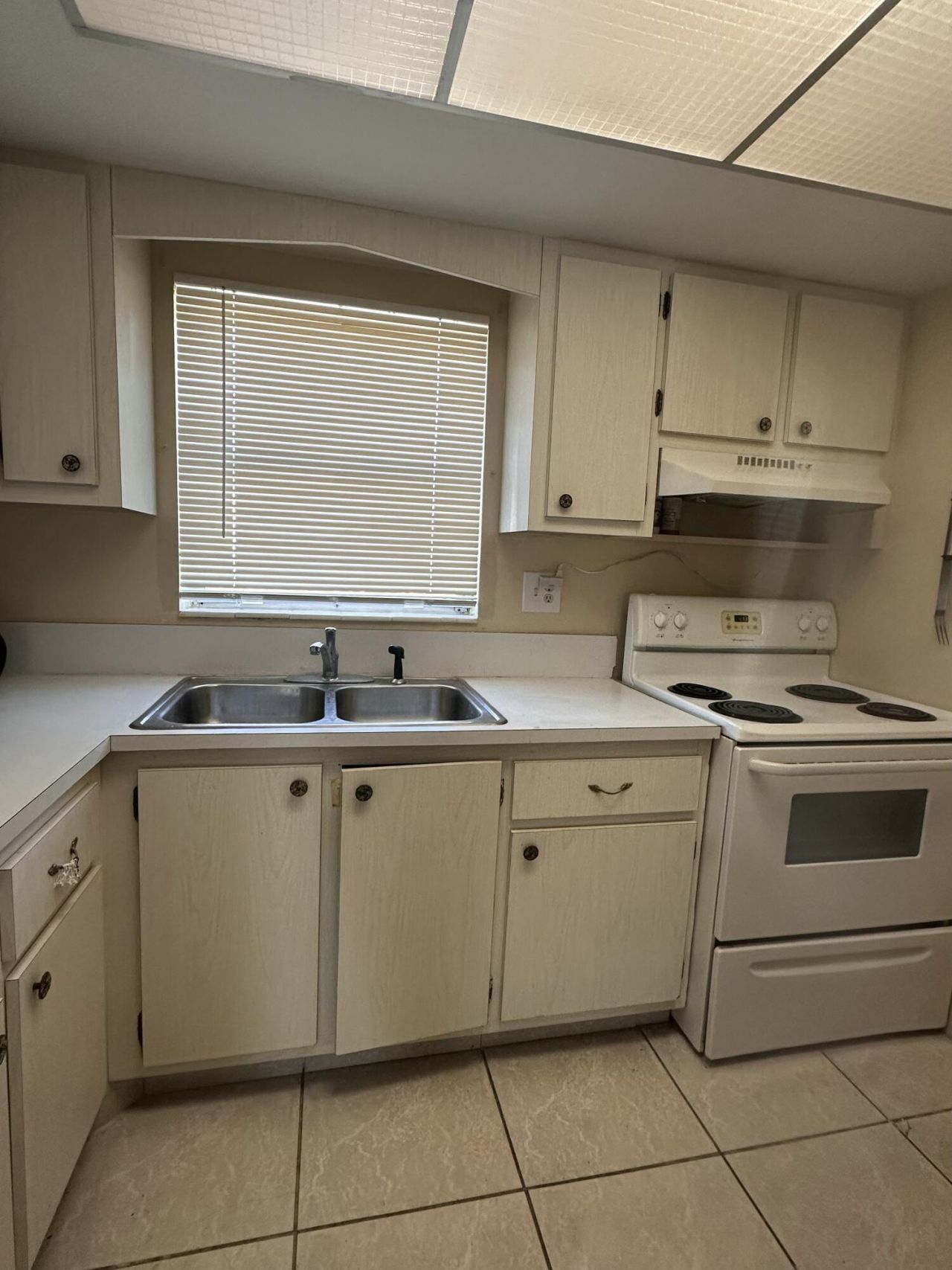 2842 Crosley Drive W, Unit B, West Palm Beach, FL 33415 Photo