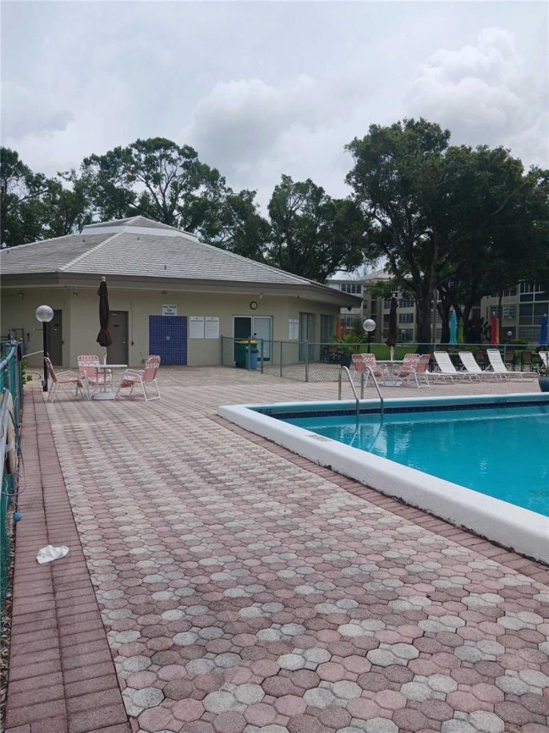 2901 NW 48th Avenue, Unit 367, Lauderdale Lakes, FL 33313 Photo