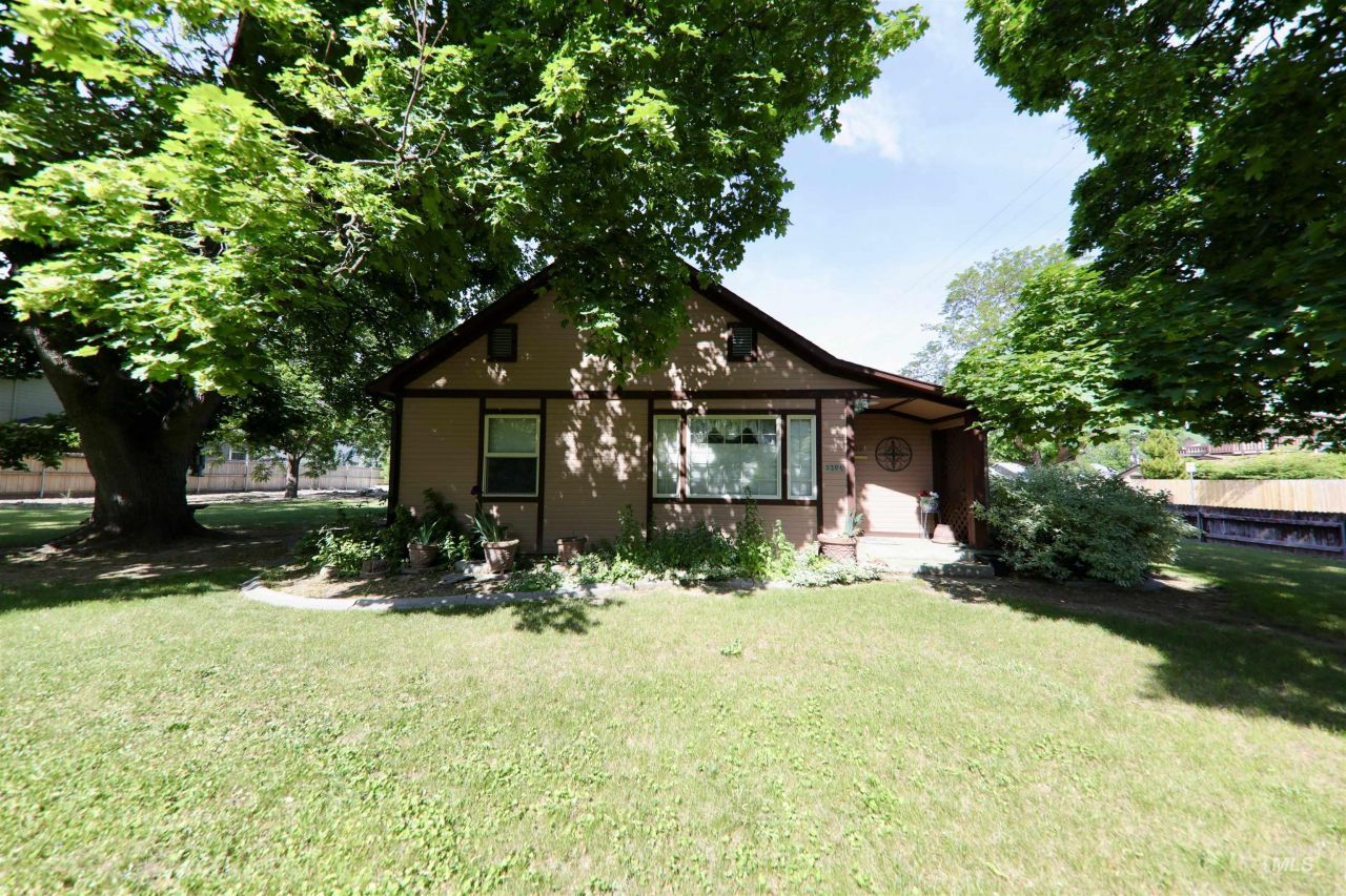 2201 S Hervey St, Boise, ID 83705 Main Photo