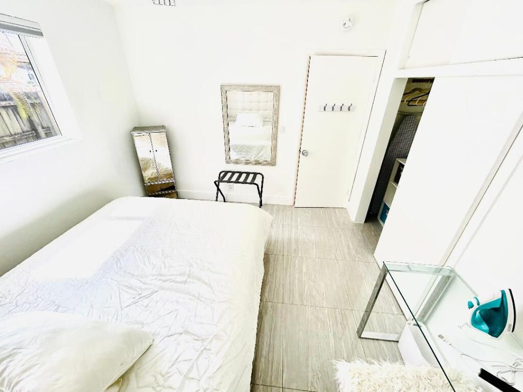 20515 Highland Lakes Boulevard, Miami, FL 33179 Photo