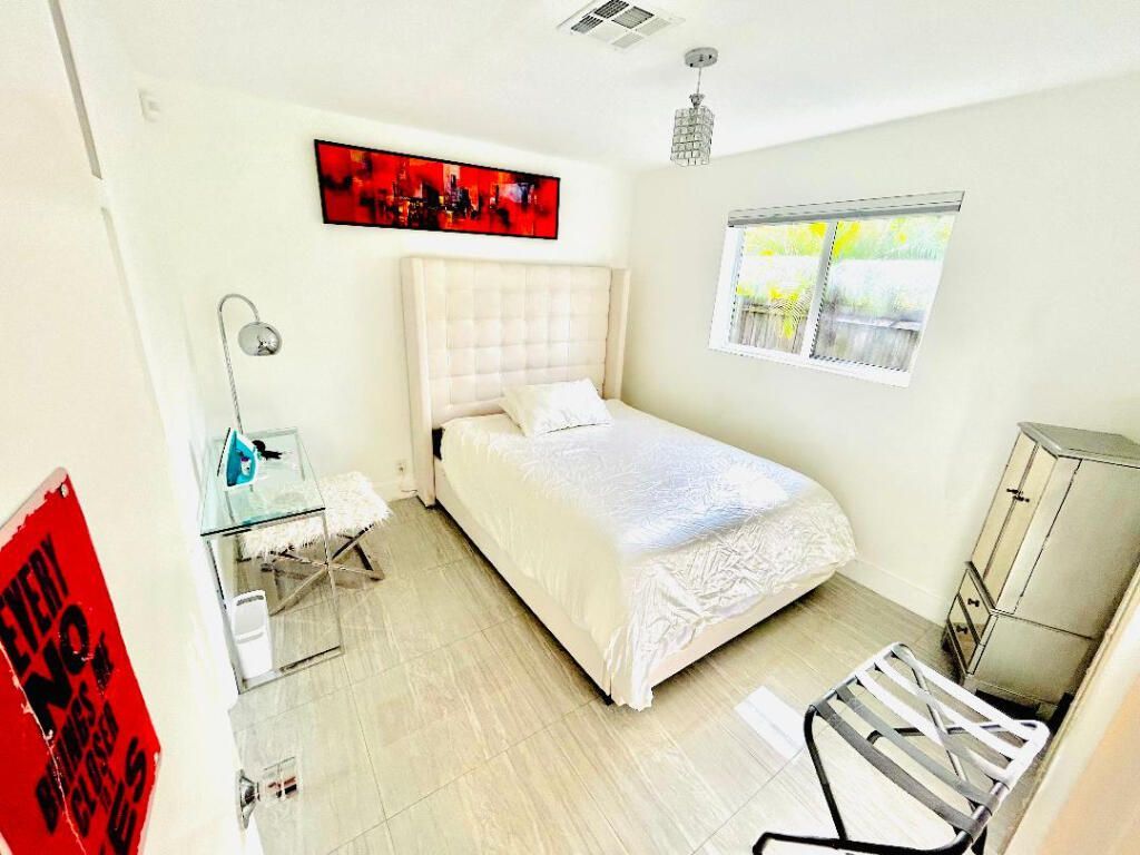 20515 Highland Lakes Boulevard, Miami, FL 33179 Photo