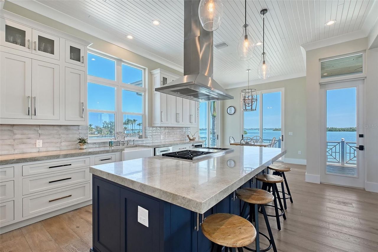 630 De Narvaez Drive, Longboat Key, FL 34228 Photo