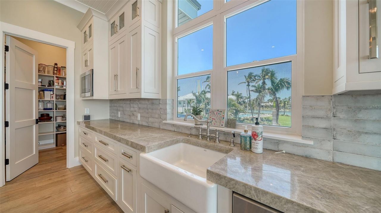 630 De Narvaez Drive, Longboat Key, FL 34228 Photo