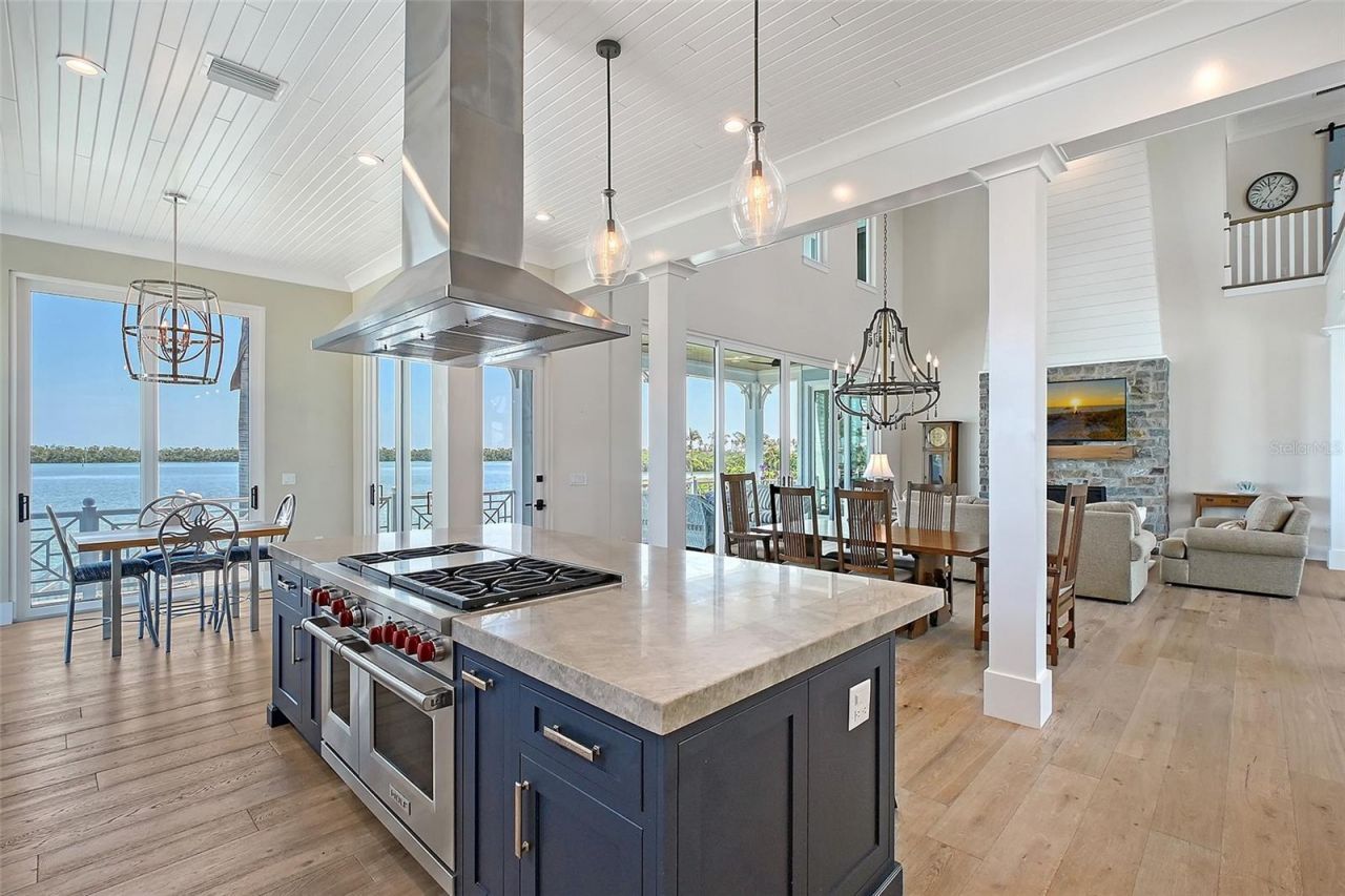 630 De Narvaez Drive, Longboat Key, FL 34228 Photo