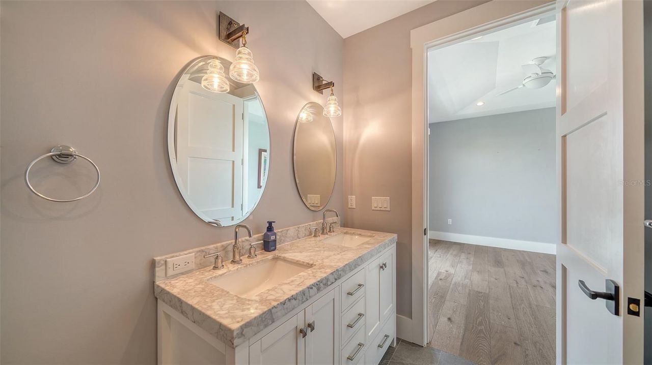 630 De Narvaez Drive, Longboat Key, FL 34228 Photo