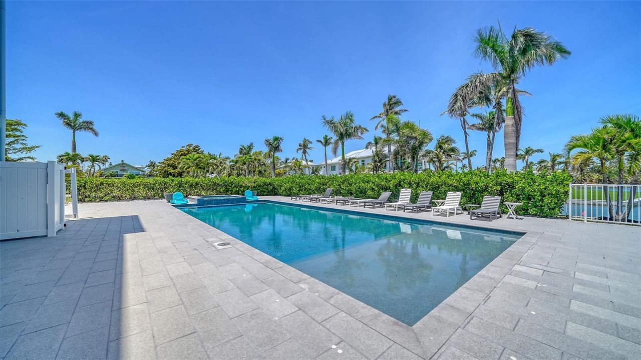 630 De Narvaez Drive, Longboat Key, FL 34228 Photo