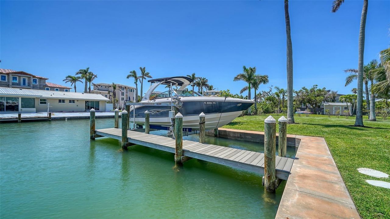 630 De Narvaez Drive, Longboat Key, FL 34228 Photo