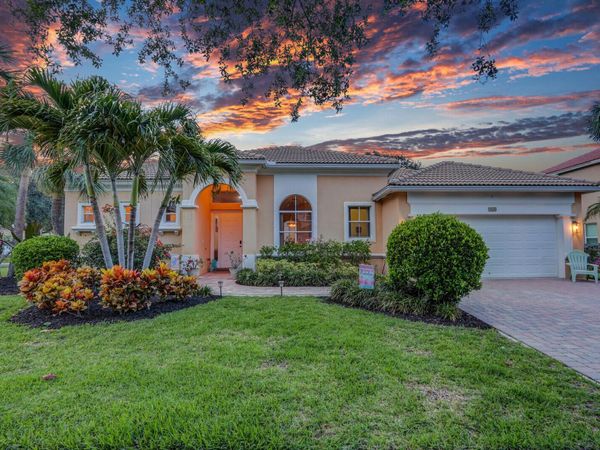 146 Magnolia Way, Tequesta, FL 33469