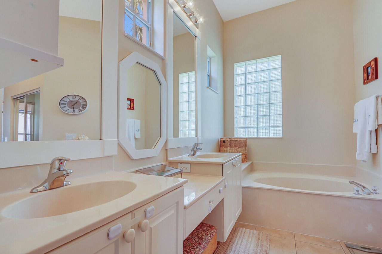 146 Magnolia Way, Tequesta, FL 33469 Photo